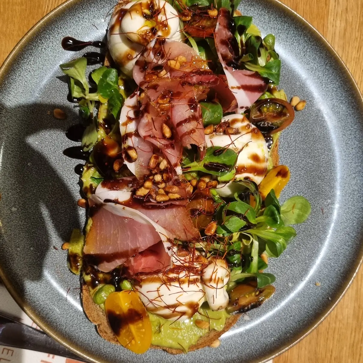 Avocado I Burrata I Tomaten I Balsamico I Rohschinken