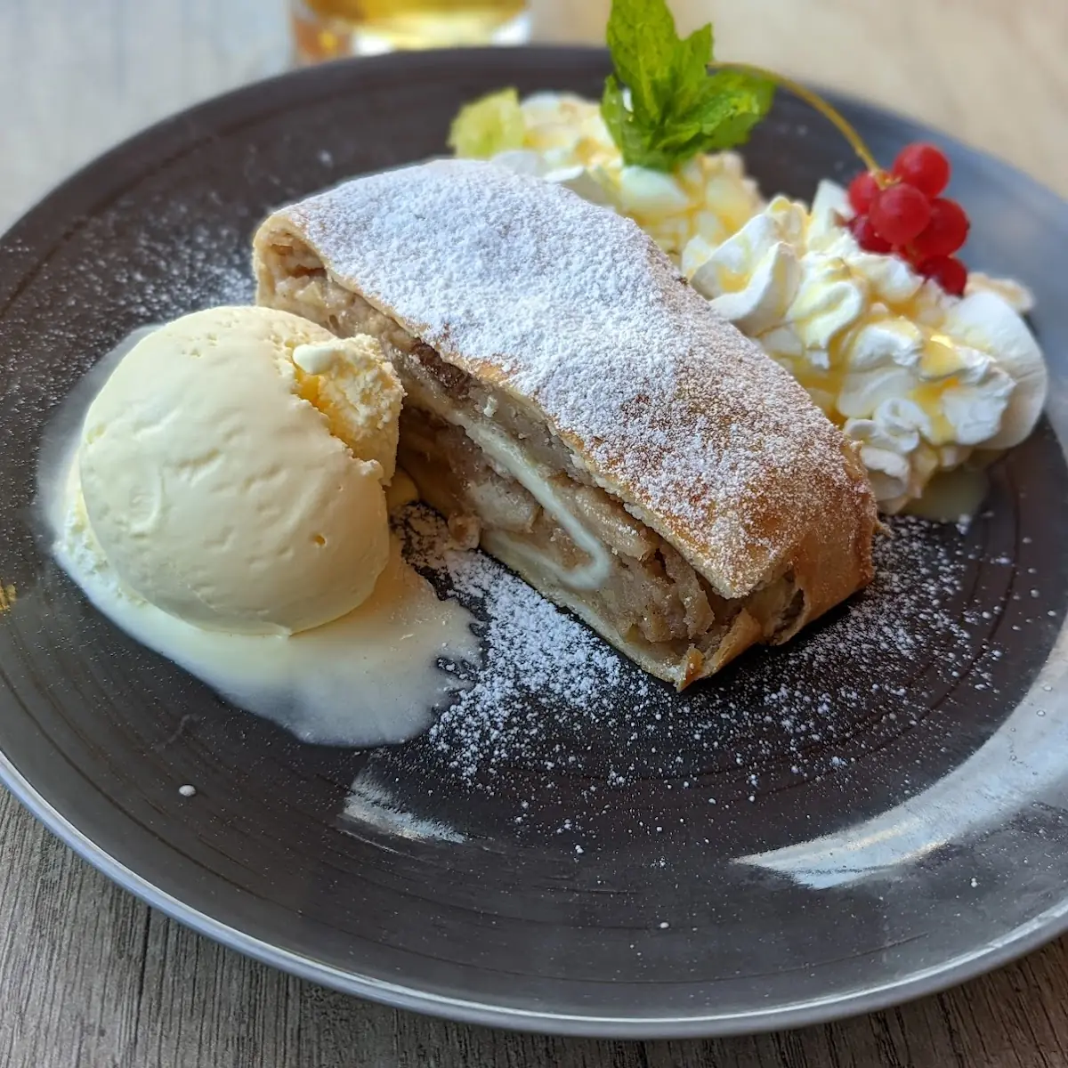 Apfelstrudel