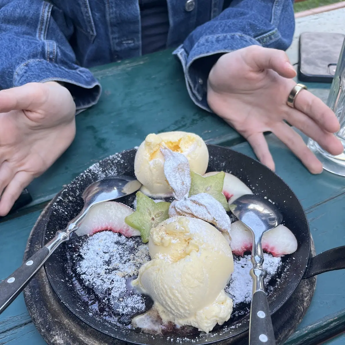 Schwarznockerln