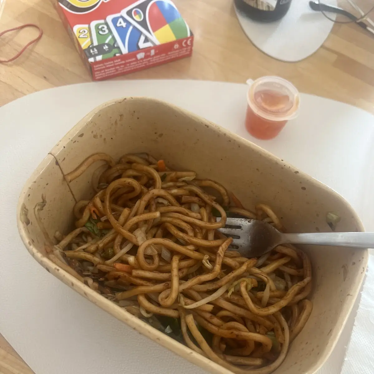 Box mit Tofu und Teriyaki-Sauce