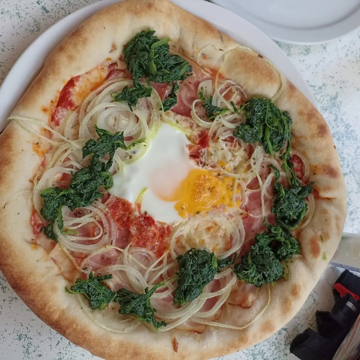 Pizza Salame Mit Speck