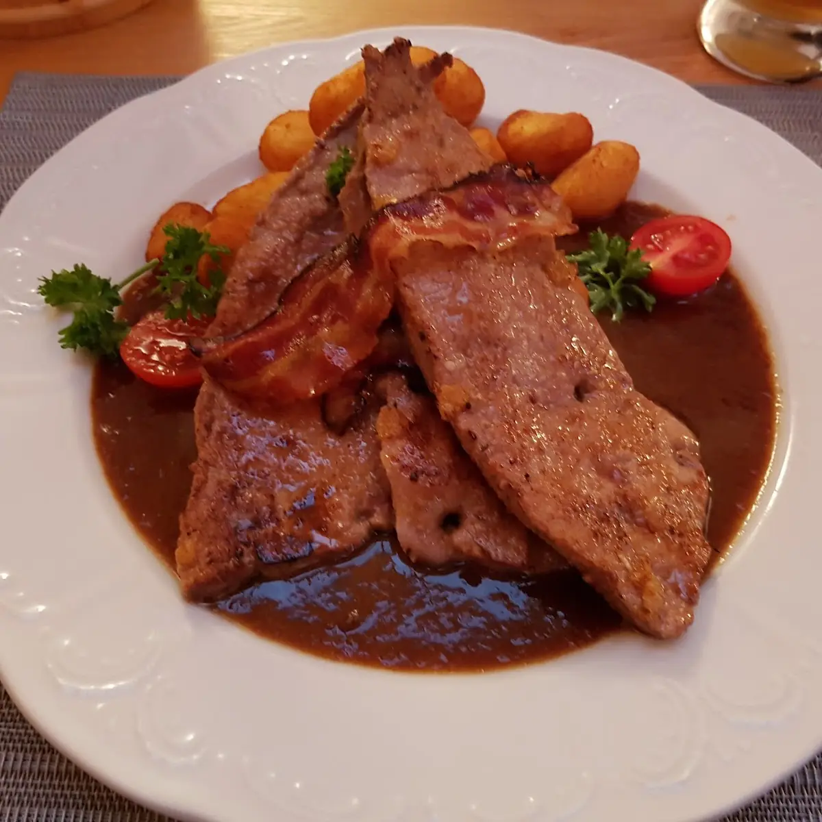 Kalbsleber Mit Röstkartoffeln