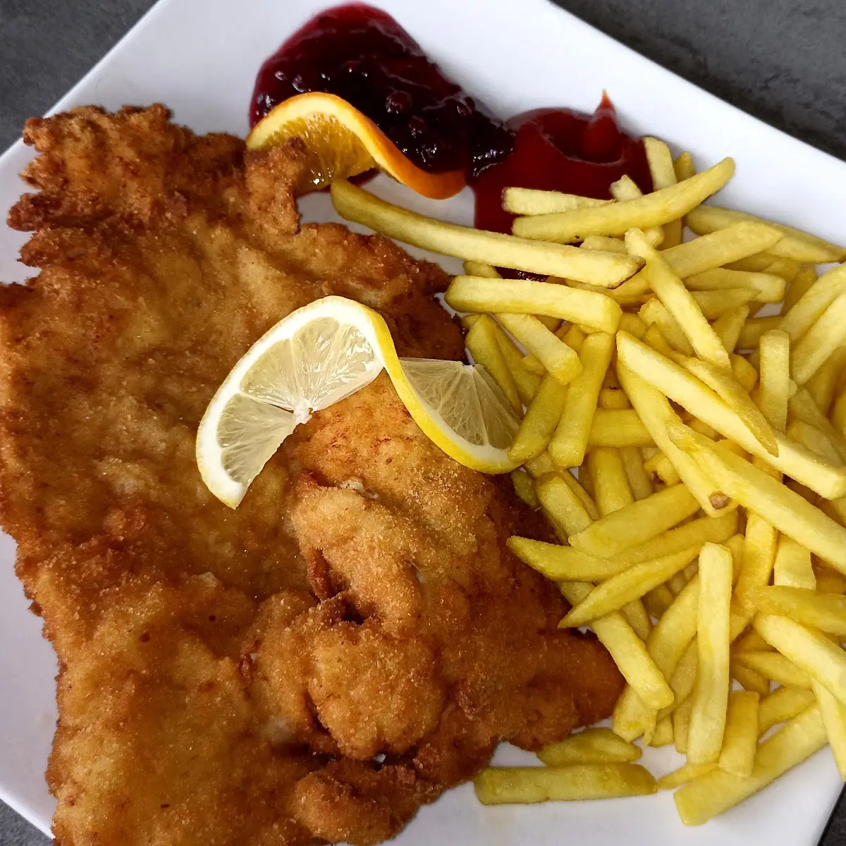 Putenschnitzerl Mit Pommes