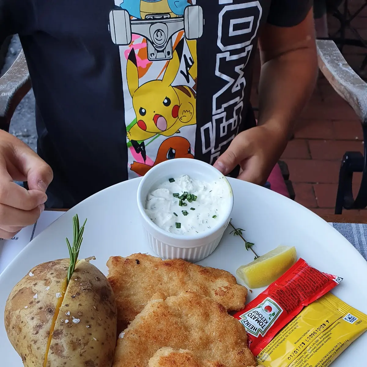 Schnitzel Mit Ofenkartoffel
