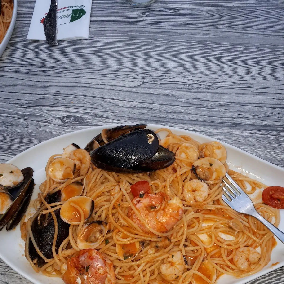 Spaghetti A La Frutti Di Mare