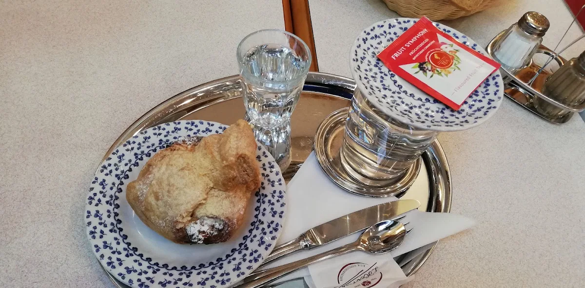 Topfengolatsche Mit Früchtetee