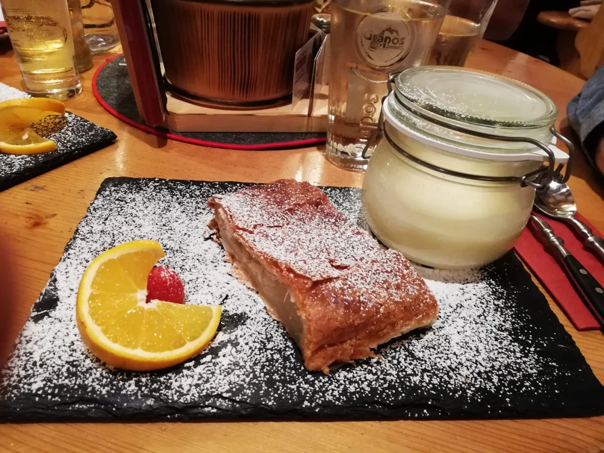 Topfen Strudel Mit Vanille Sauce