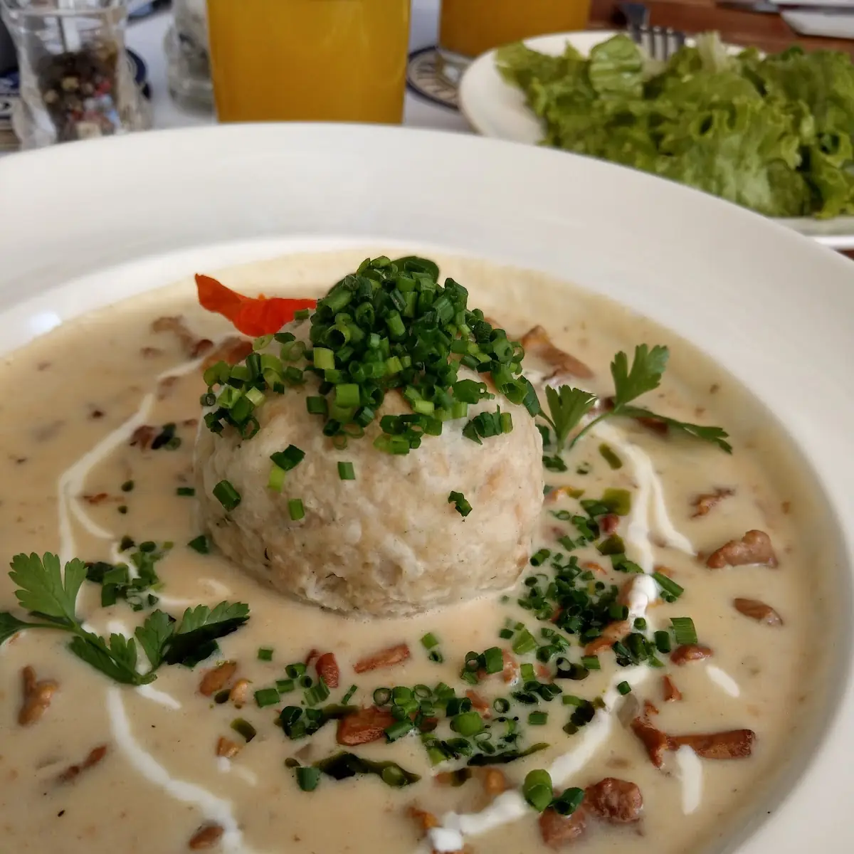 Eierschwammerl Mit Knödel