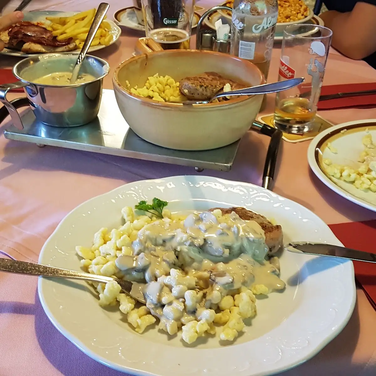 Schweinehund Mit Spätzle