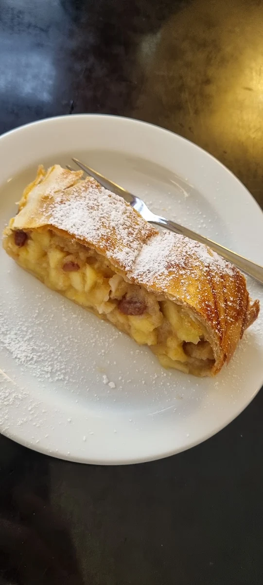 Apfelstrudel Apple Strudel