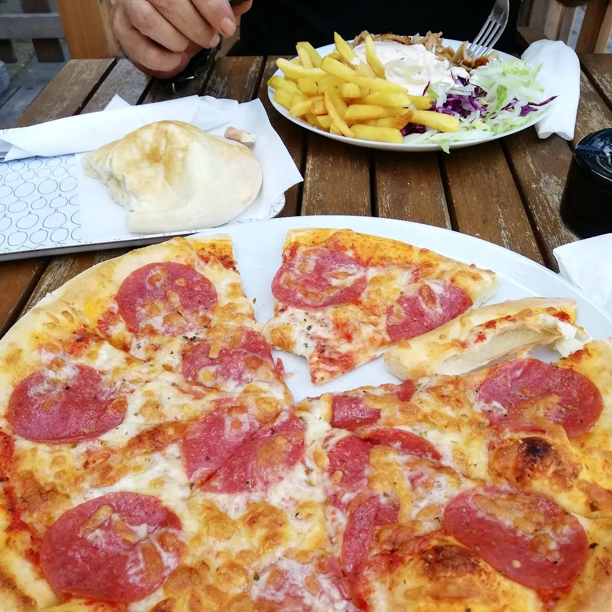 Salami Pizza