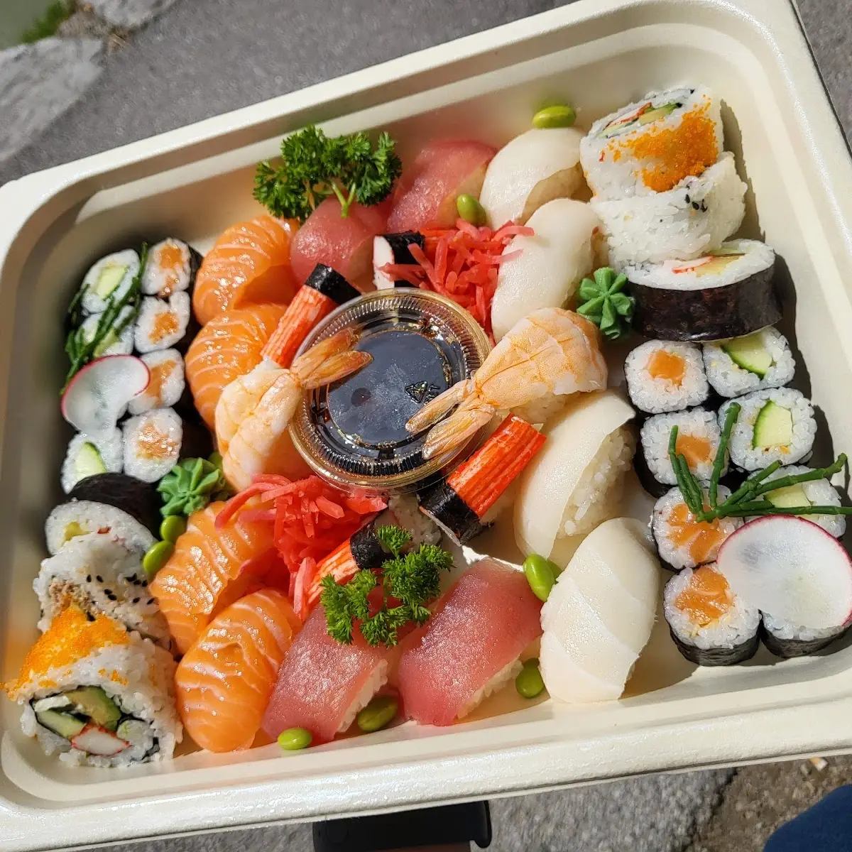Tokyo Bay Maki Box
