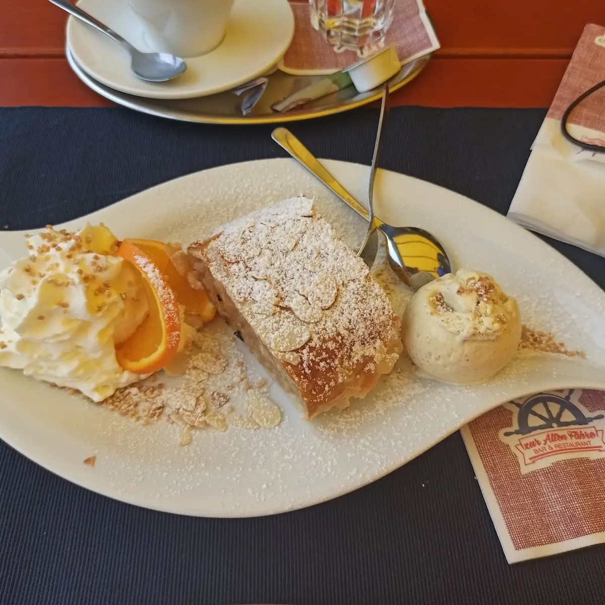 Apfelstrudel