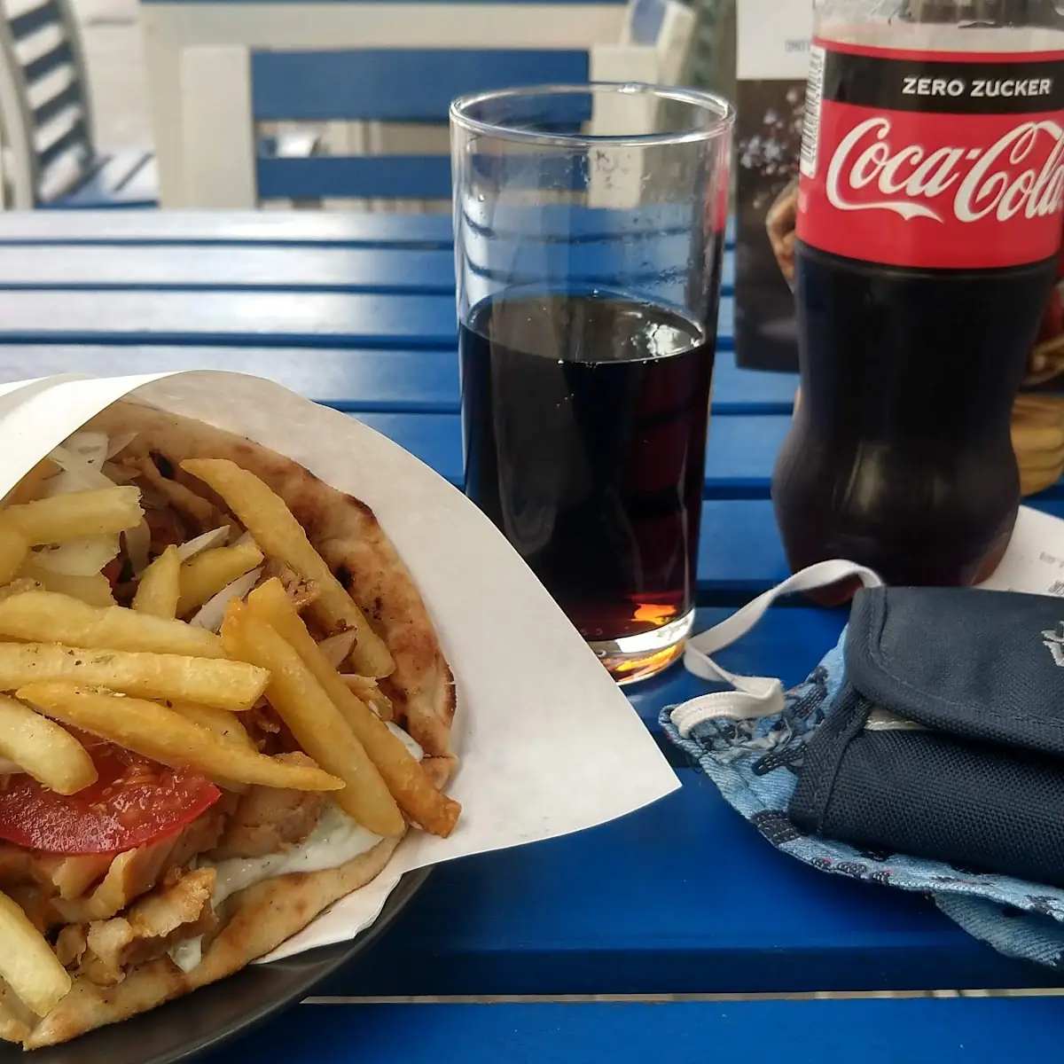 Pitta Gyros Mit Tzatziki Und Pommes Frites
