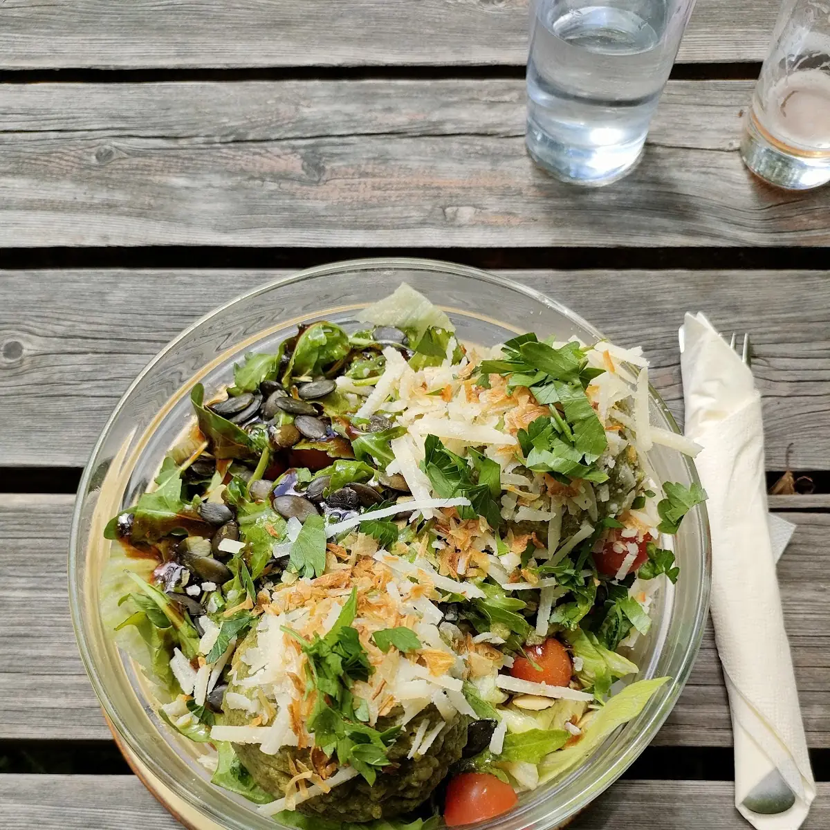 Großer Gemischter Salat Mit Spinatknödel