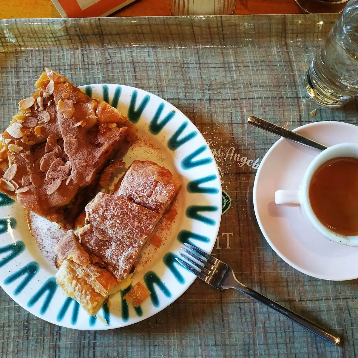 Apfelstrudel Apfelkuchen Espresso