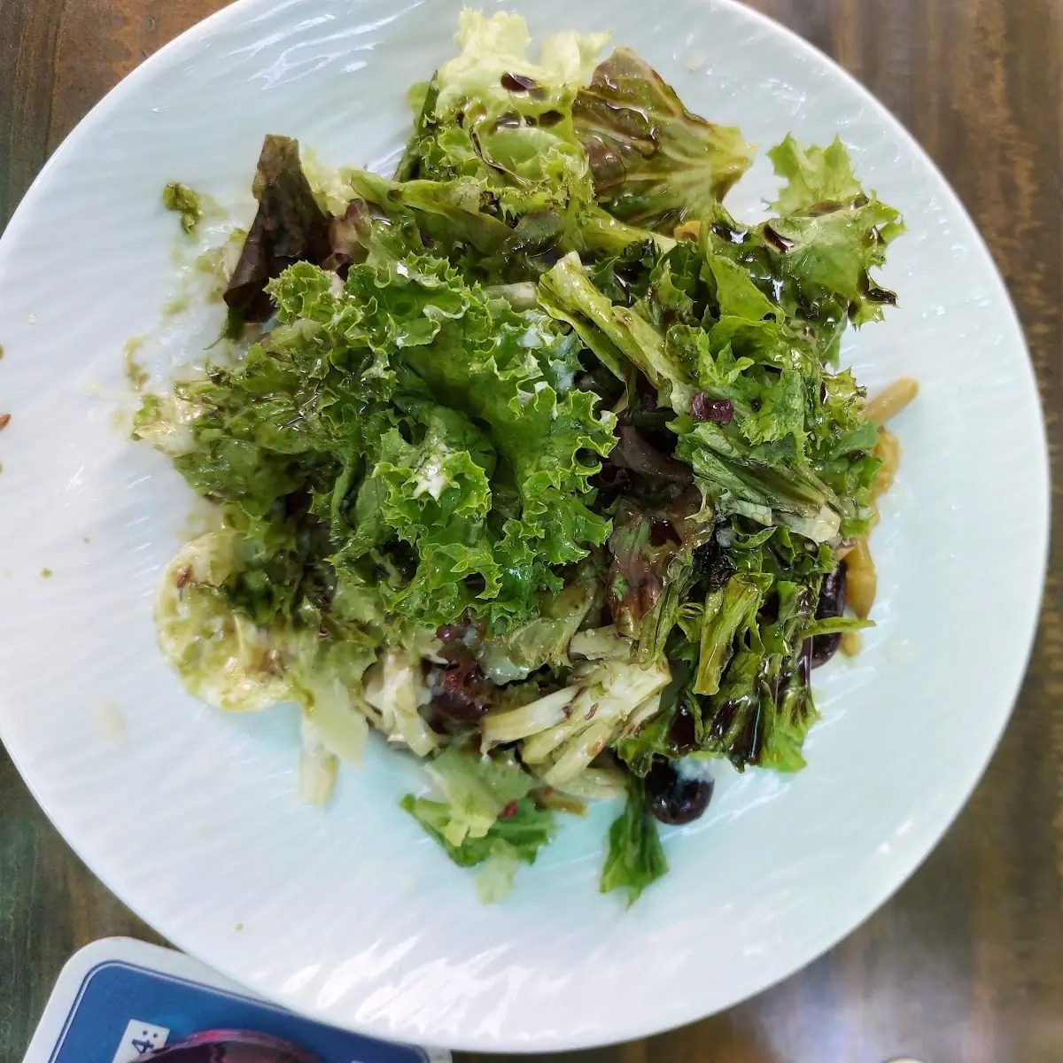 Gemischter Salat mit Backhendlstreifen