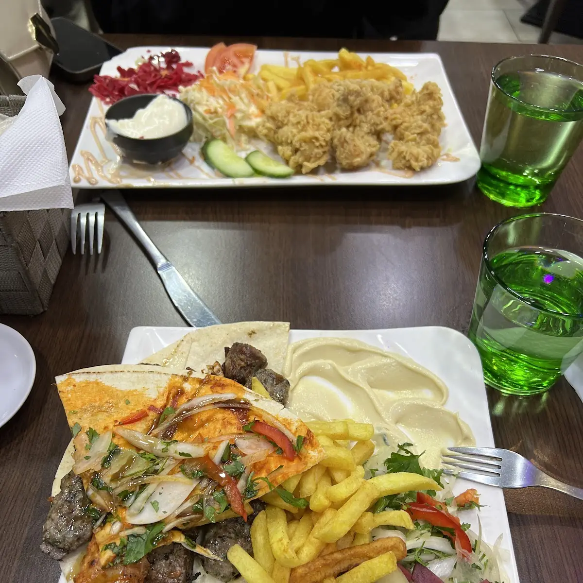 Hummus-Teller