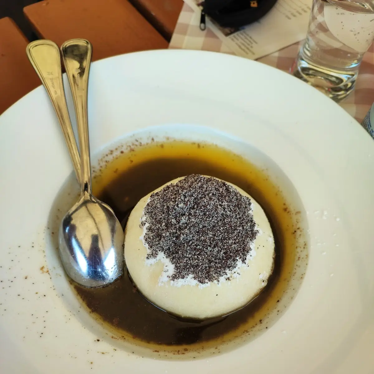 Germknödel Mit Heidelbeermarmelade Und Vanillesauce