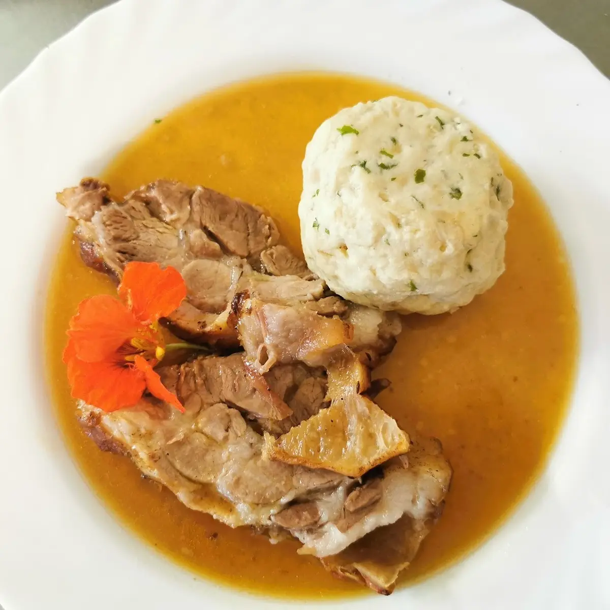 Schweinsbraten Mit Knödel