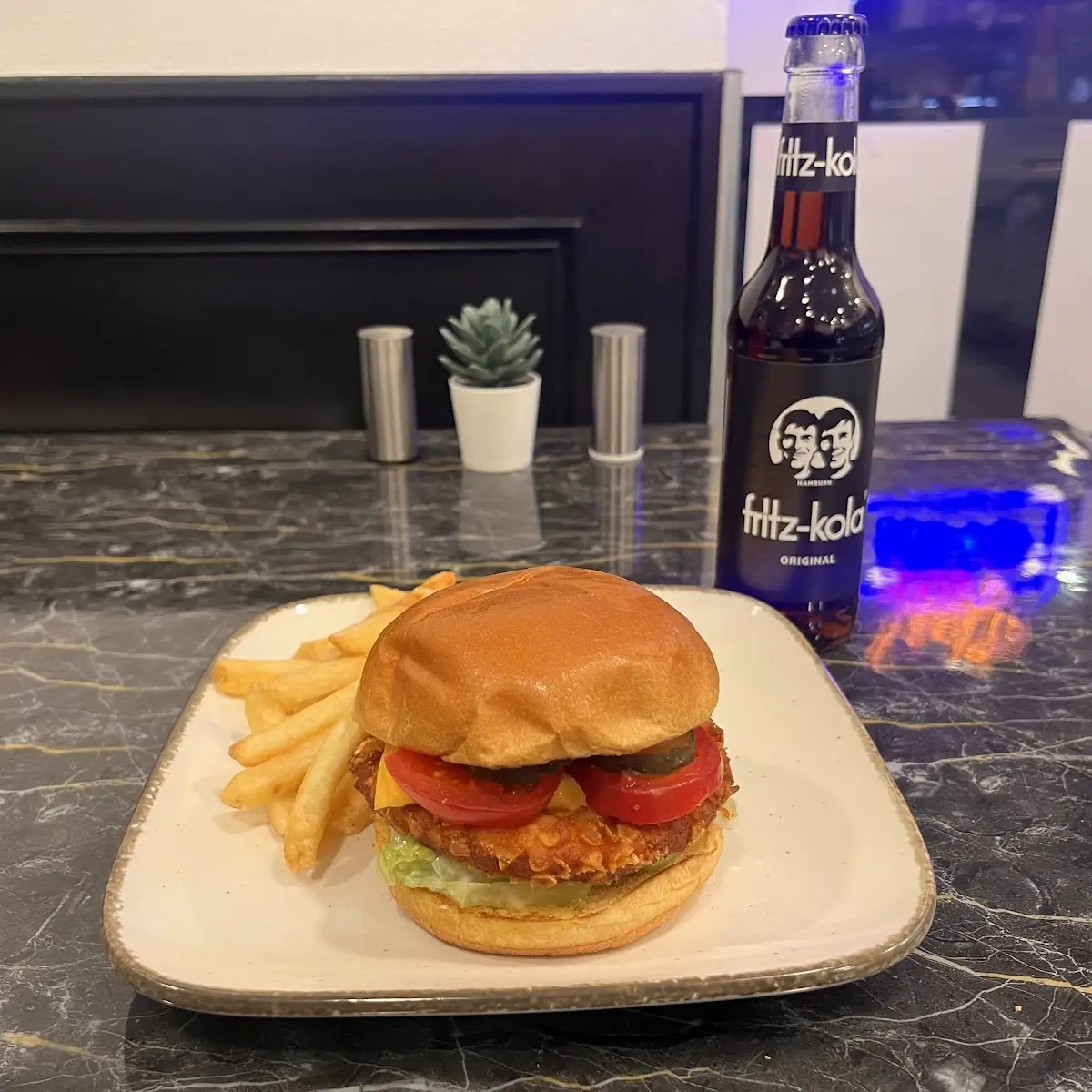 Crispy Chicken Burger Menü