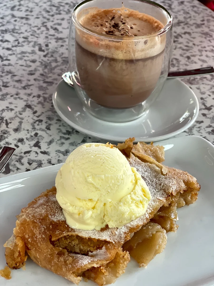 Apfelstrudel