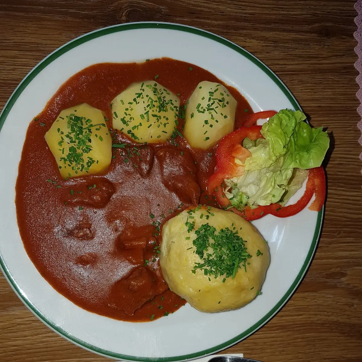 Gulasch Mit Erdäpfel
