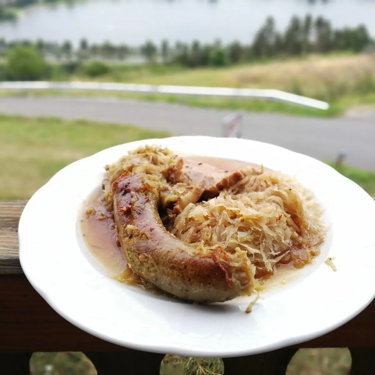 Erdäpfelwurst Mit Sauerkraut