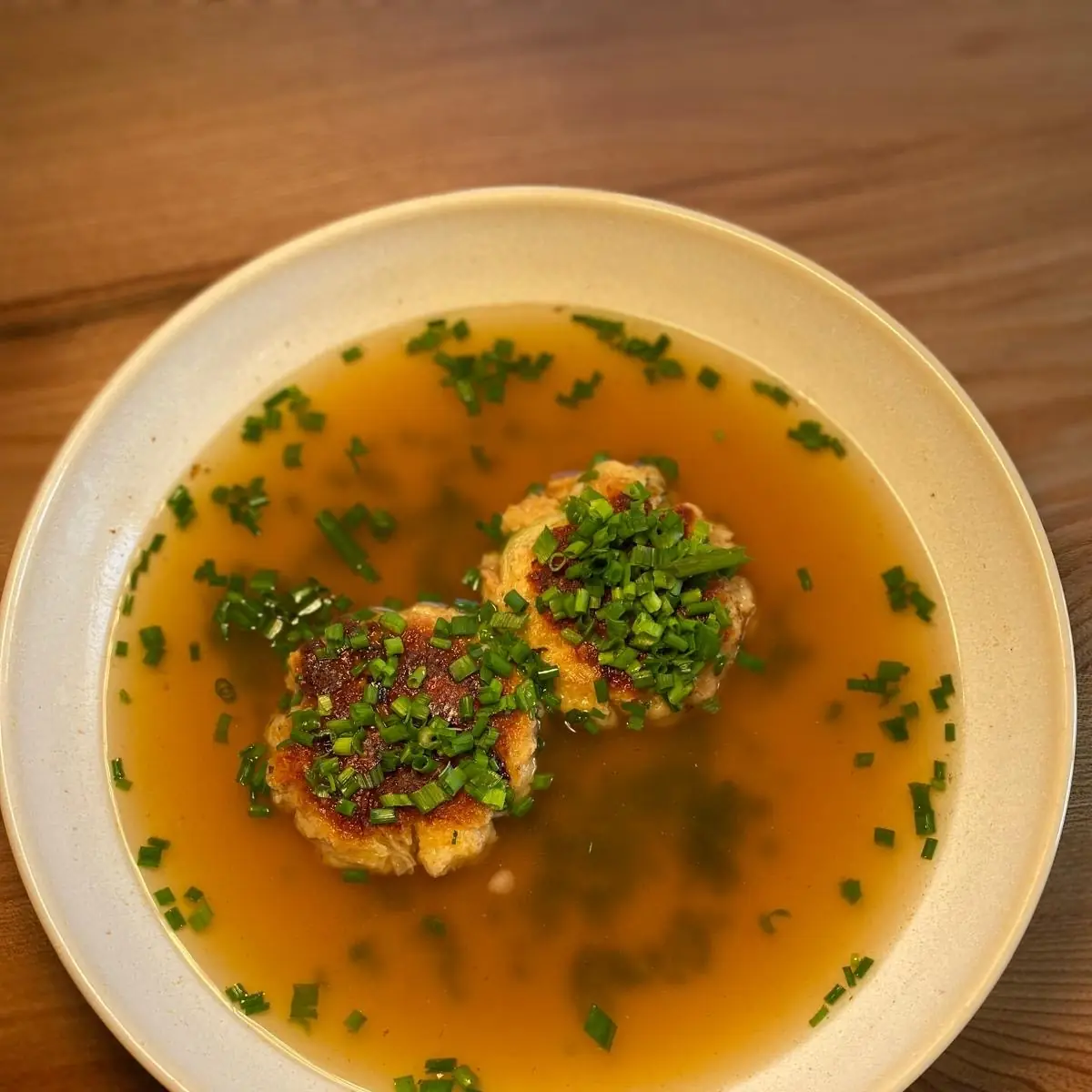 Rindsuppe Mit Kaspressknödel