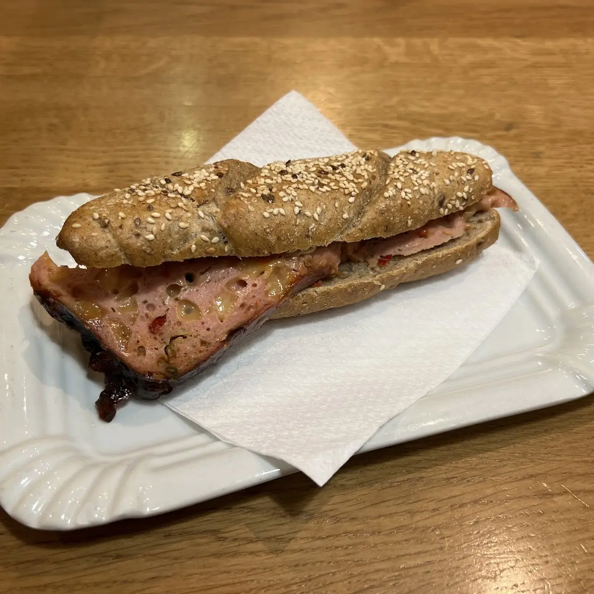 Chile-käse-pferdeleberkäse Mit Kren Und Estragon Senf