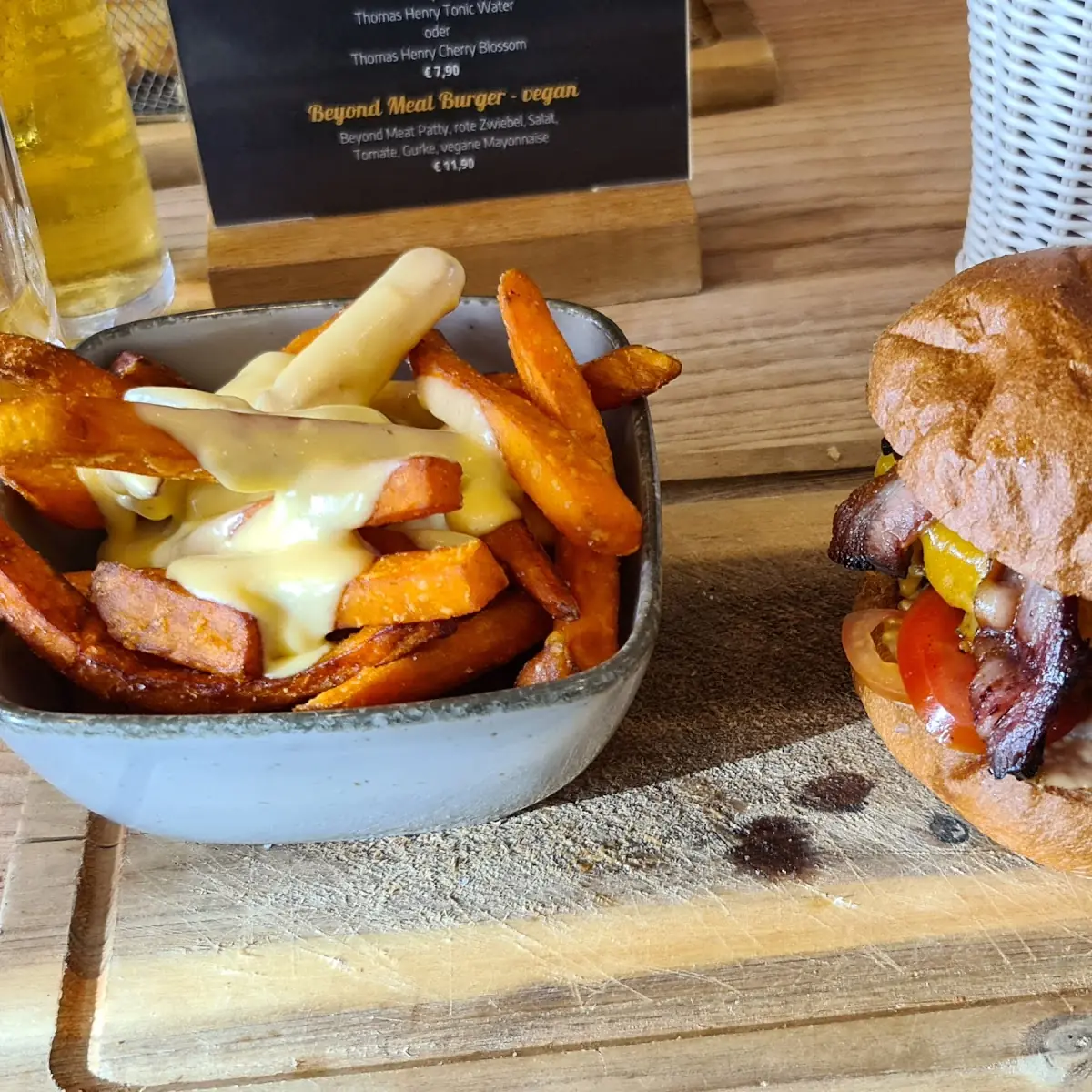 Double Trouble Hamburger Mit Cheese Sweet Potato Fries