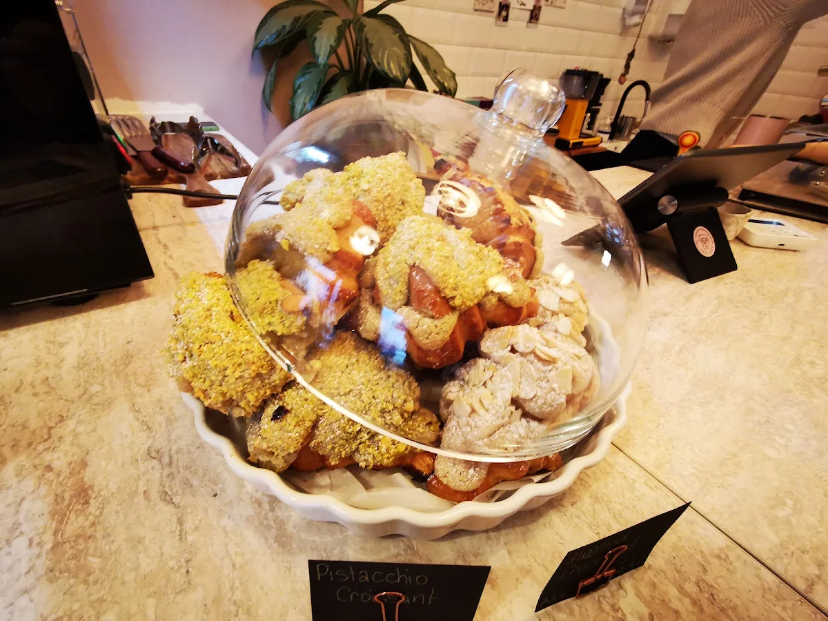 Pistazien Croissants Und Mandel Croissants