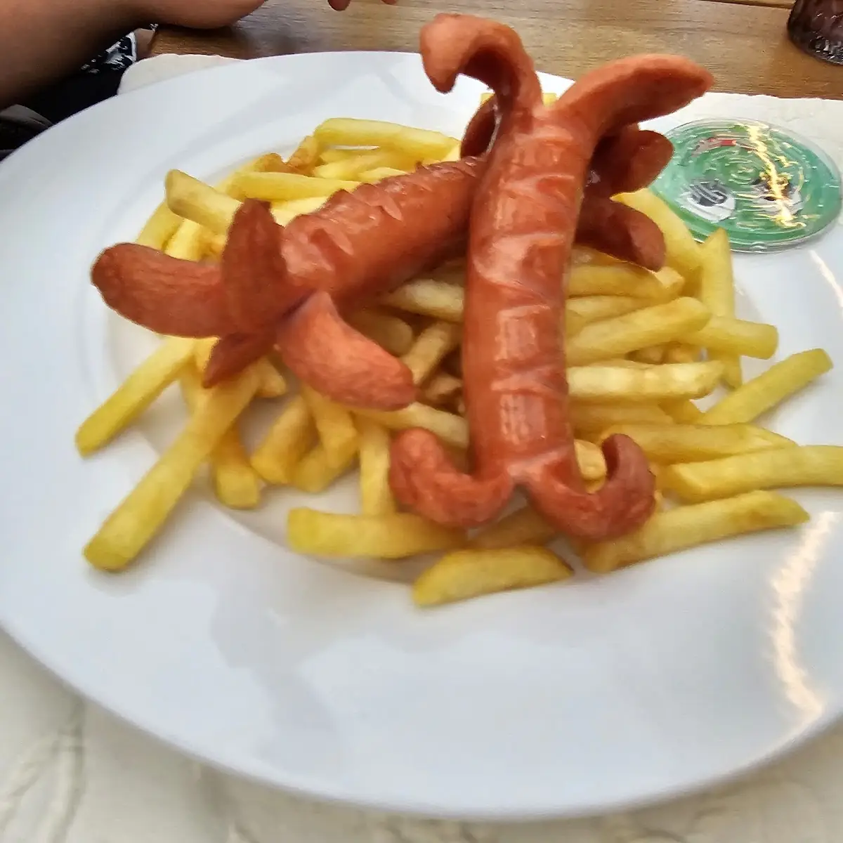 Grillwürstl Mit Pommes