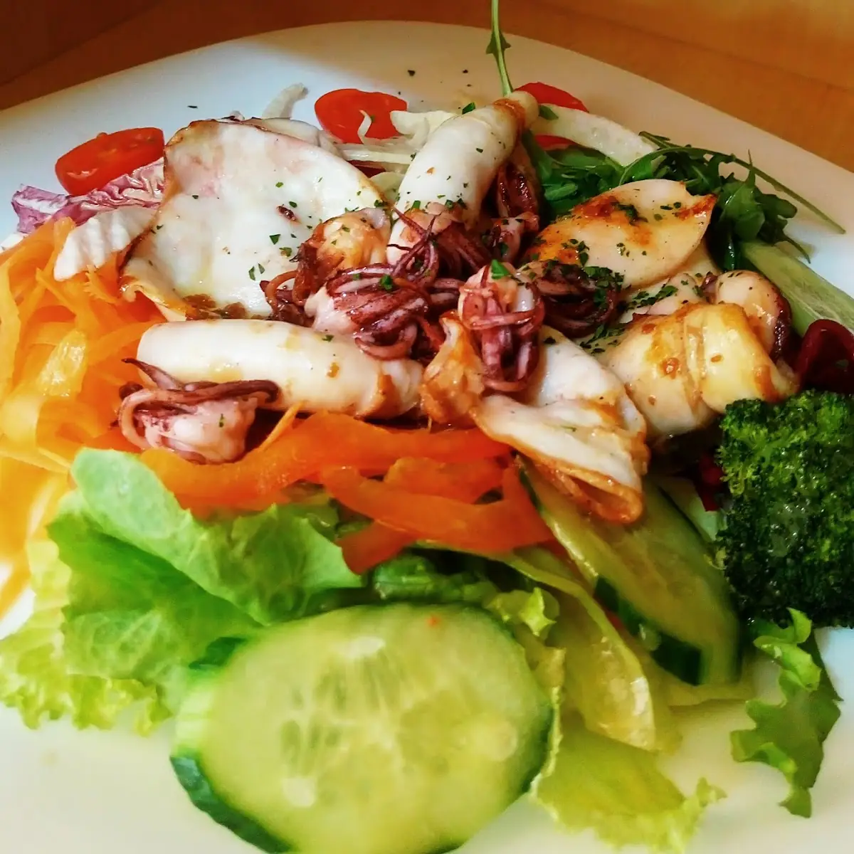 Calamari Gegrillt Aufs Salat