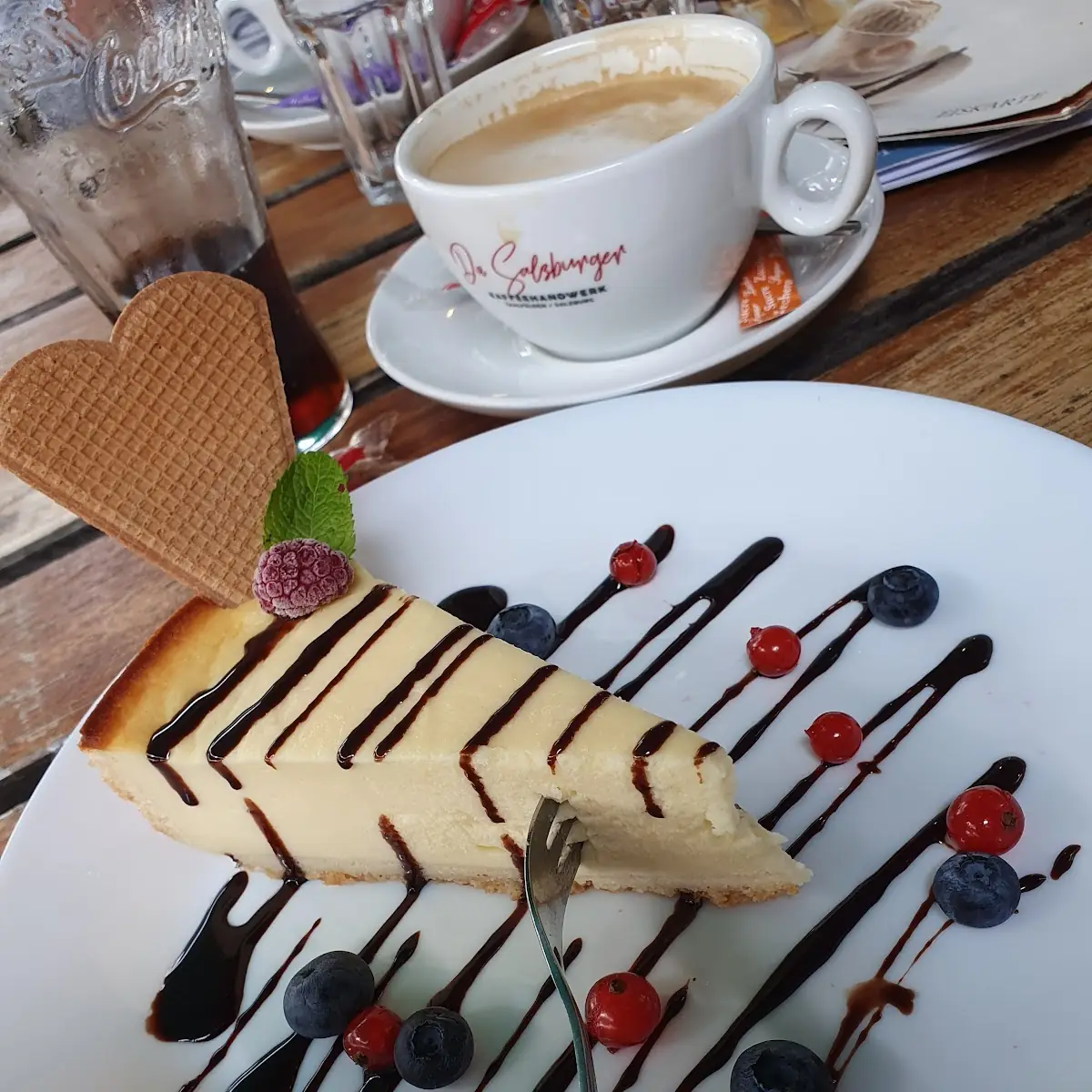 Käsekuchen Und Cappuccino