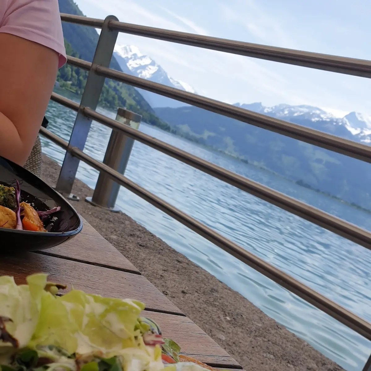 Mixed Salad with Grilled Éhieken Ehunks