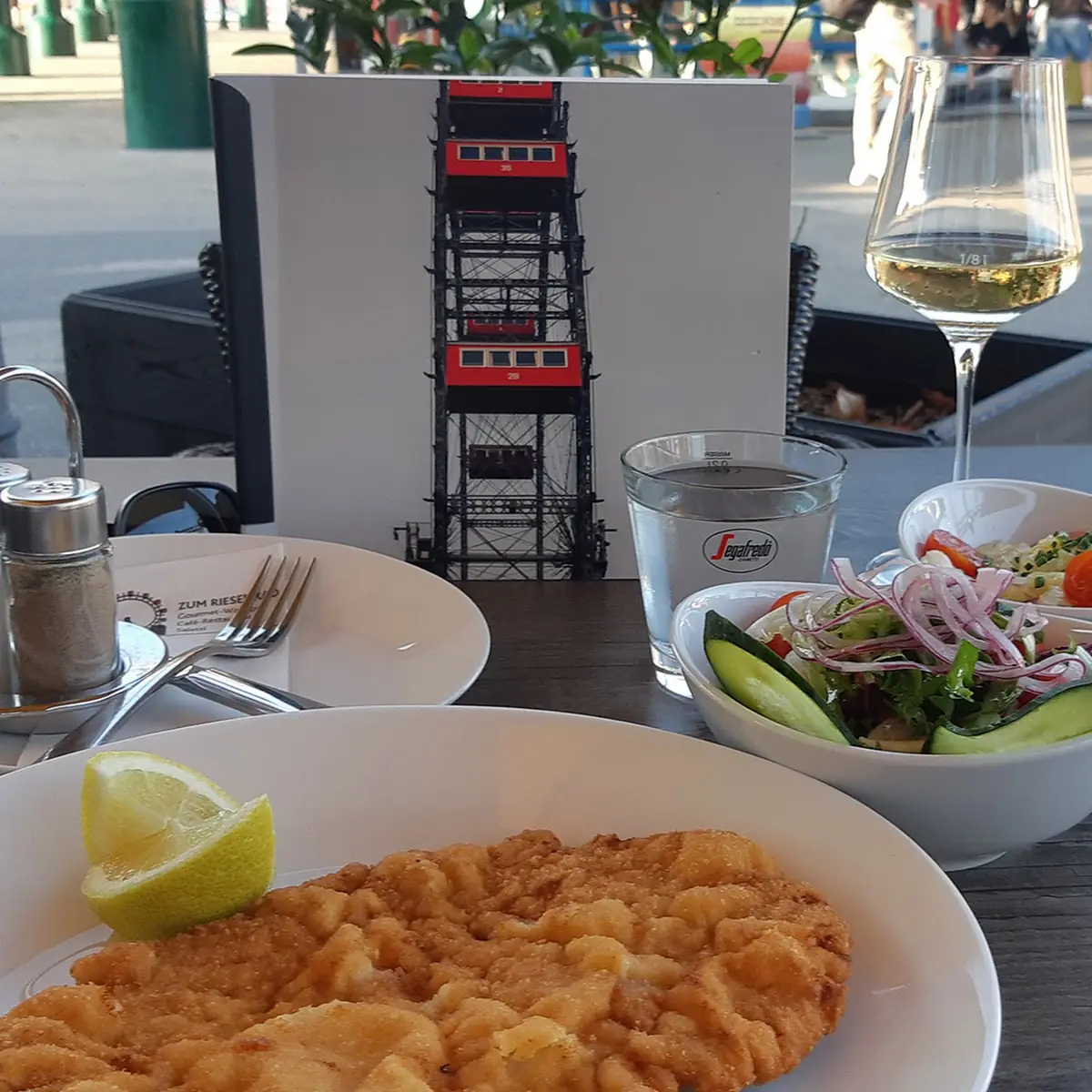 Wiener Schnitzel Mit Salad