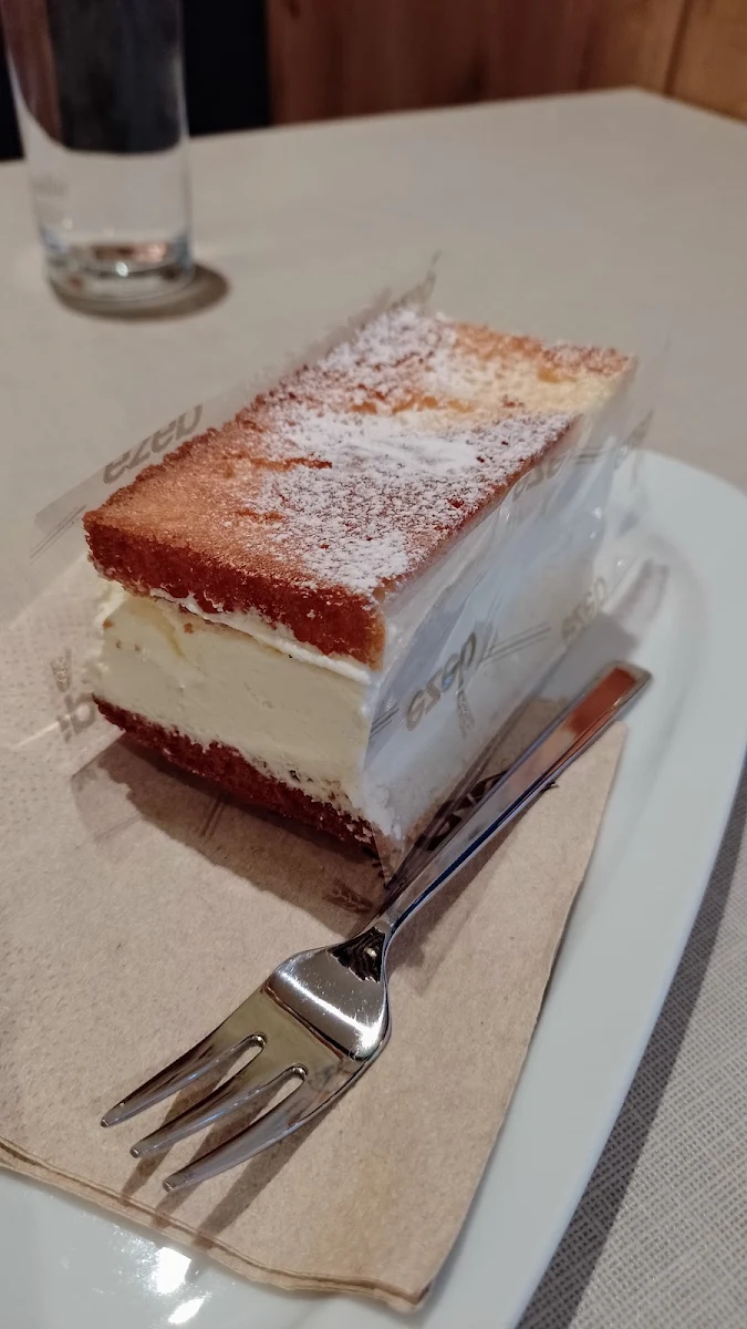 Cream Cake