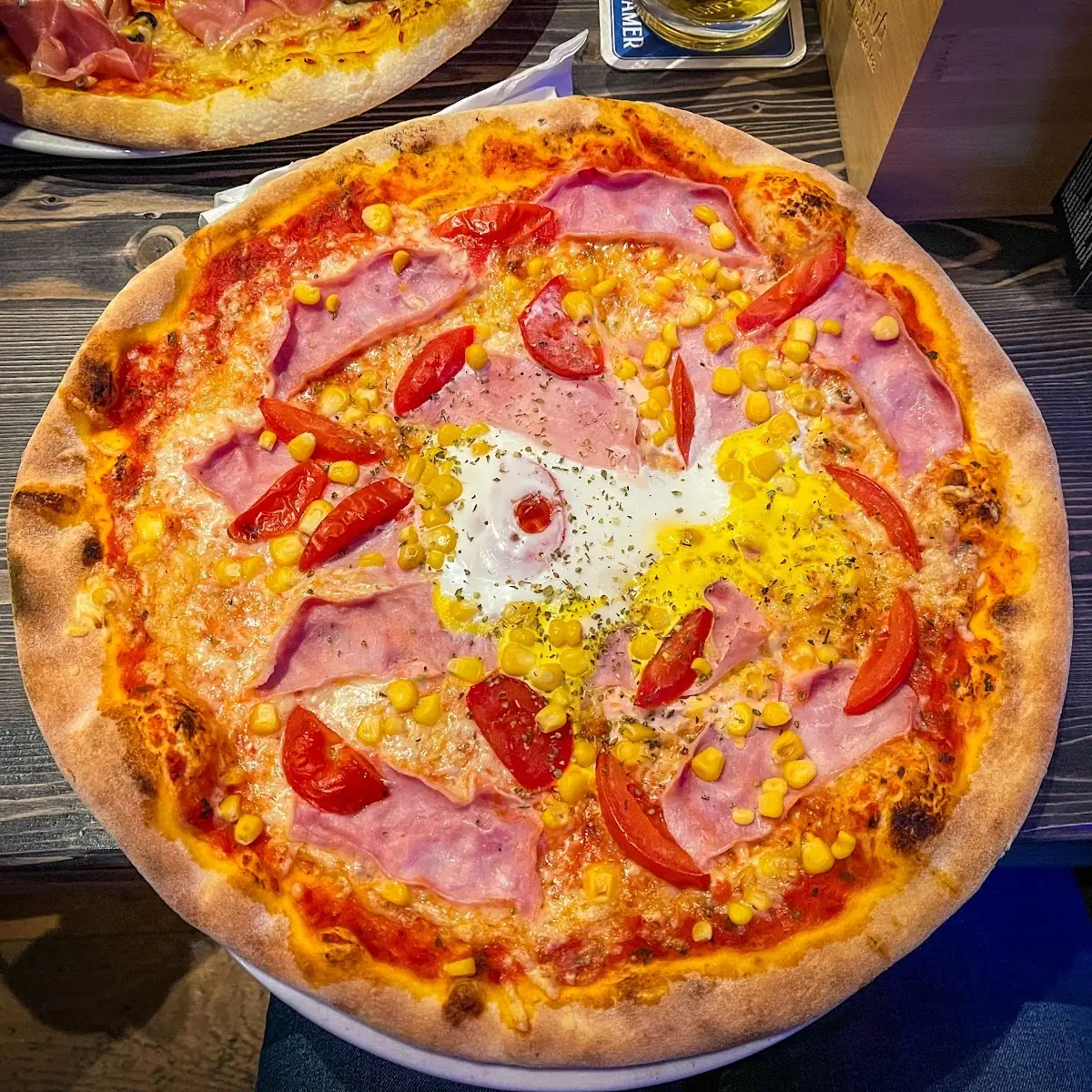 Schinkenpizza Mit Ei
