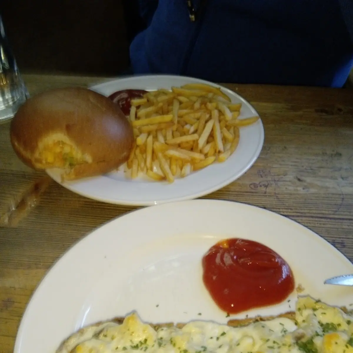 Schwarzbrot Toast Mir Vielen Leckeren Zutaten