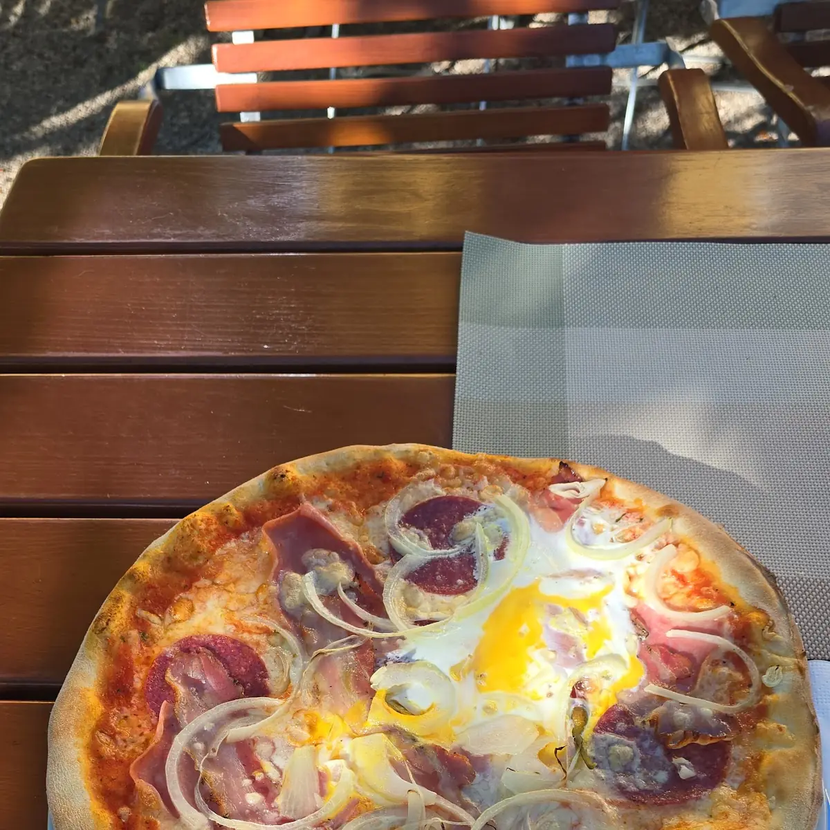 Salami Pizza