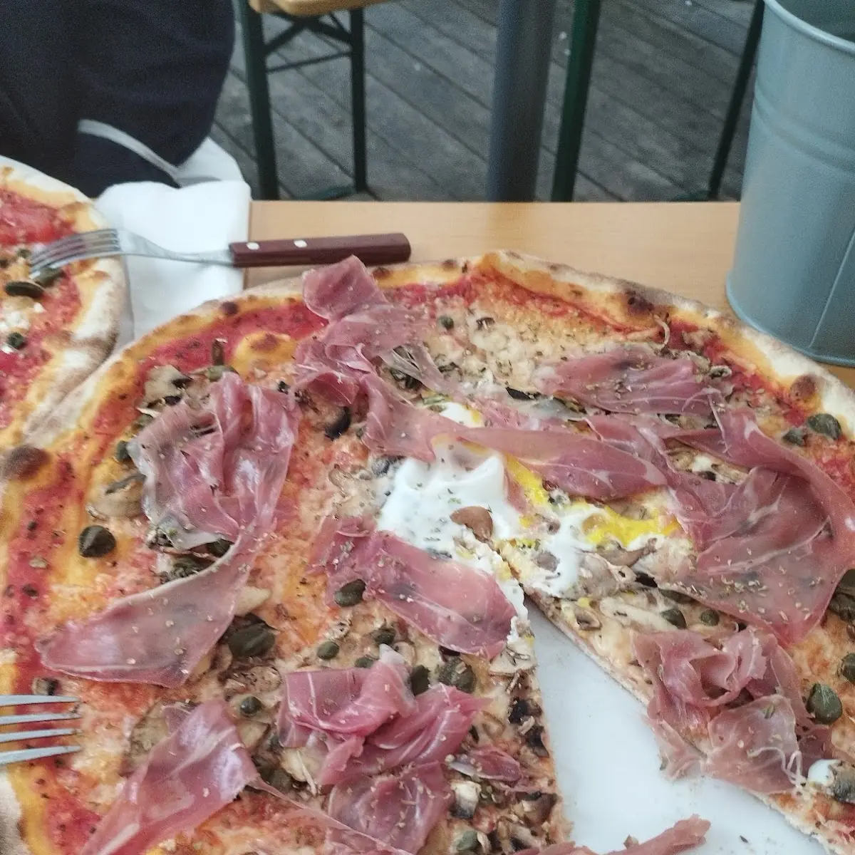 Pizza de Ovo E Presunto