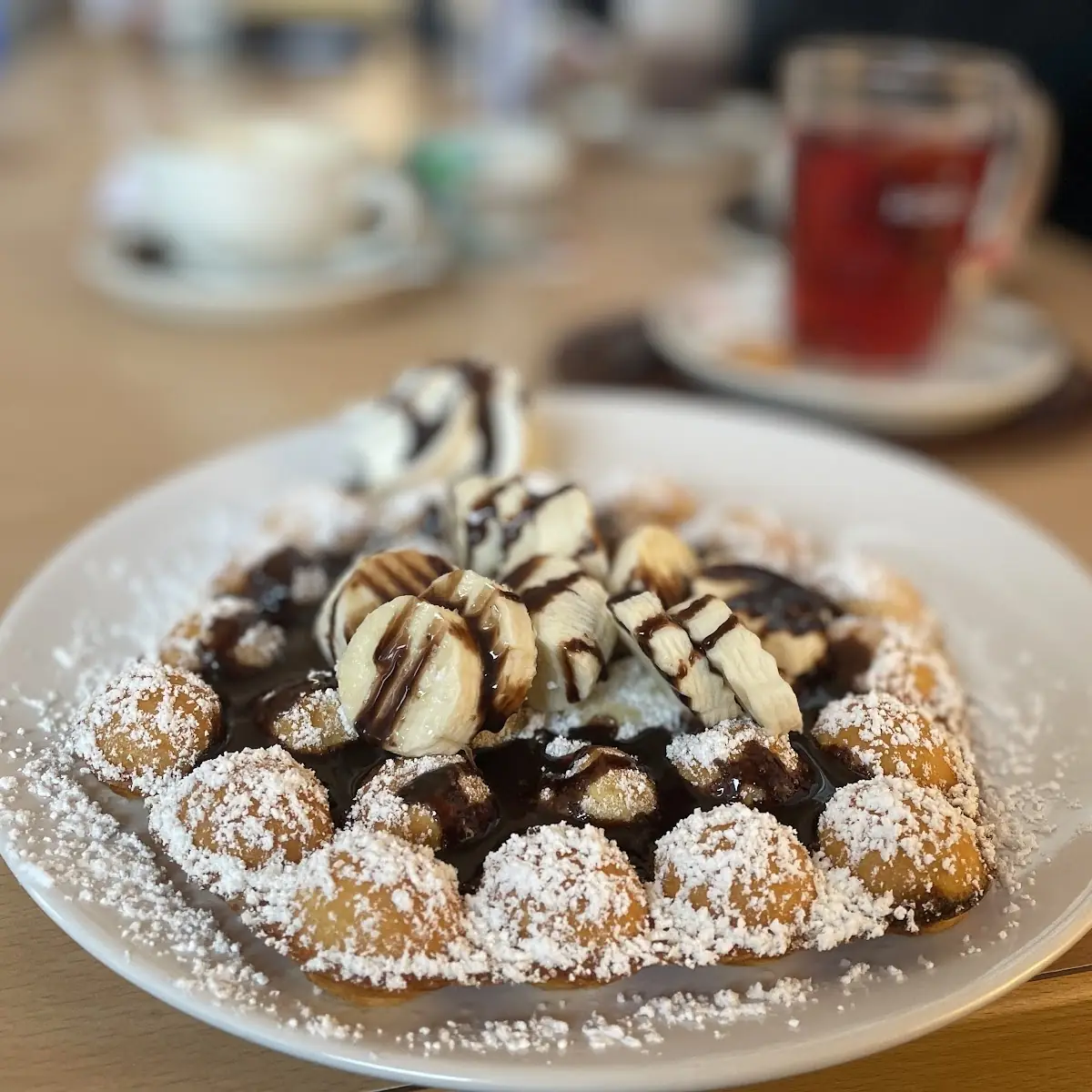 Bubble Waffel Mit Bananen Und Schokosoße