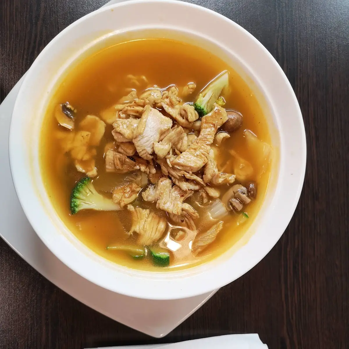 Nudelsuppe Mit Hühnchen Und Gemüse