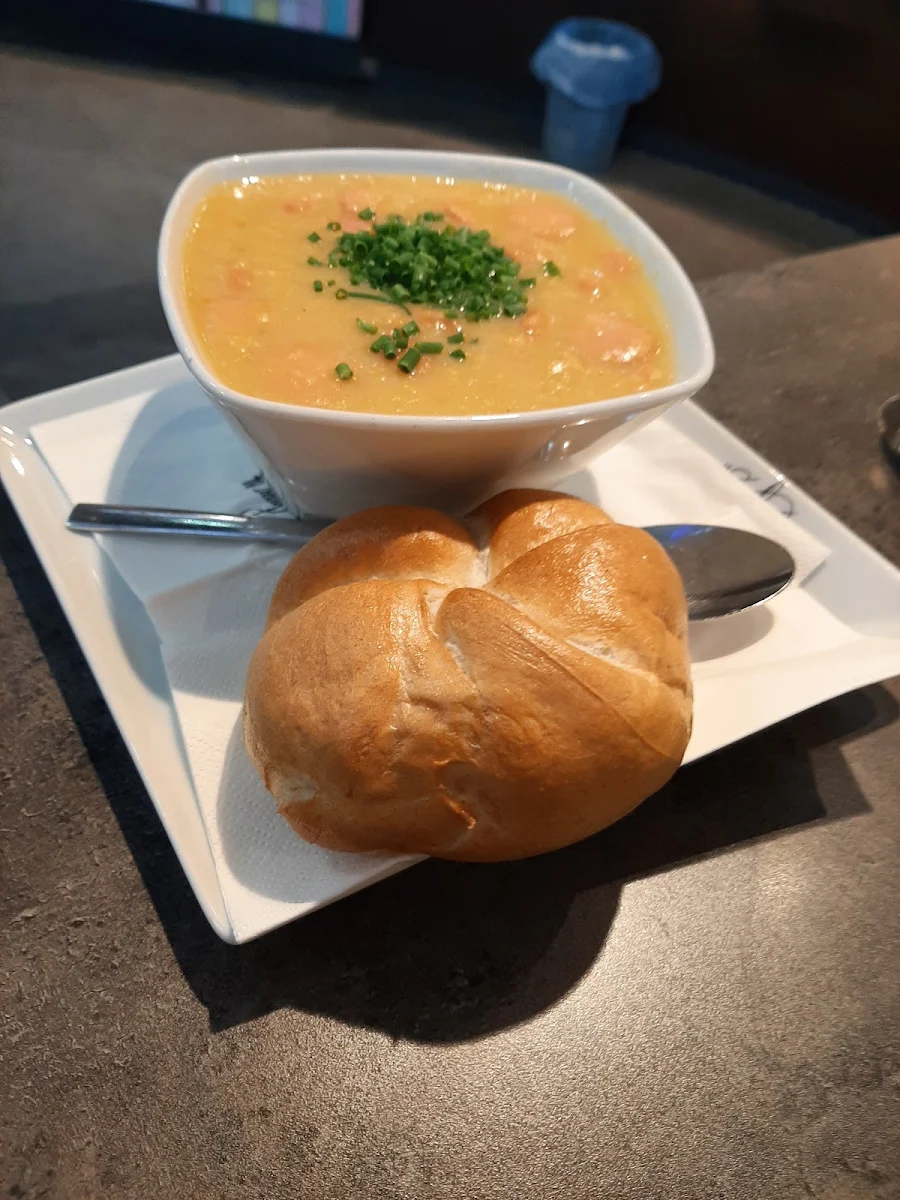 Kartoffelsuppe Mit Semmel