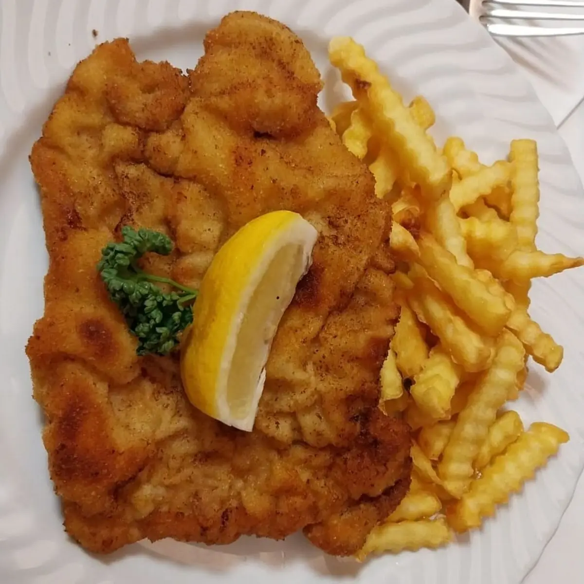 Wienerschnitzel Mit Pommes