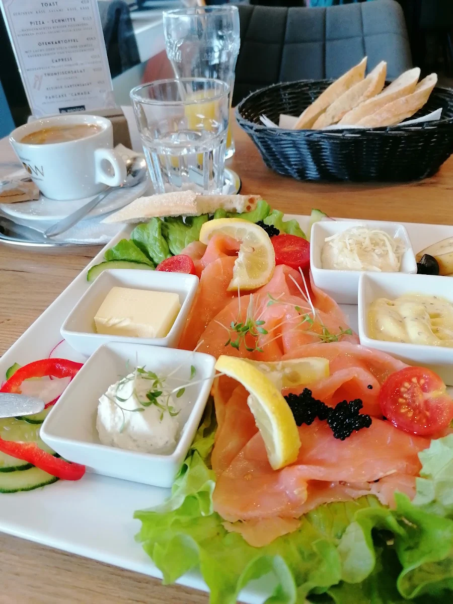 Lachsfrühstück