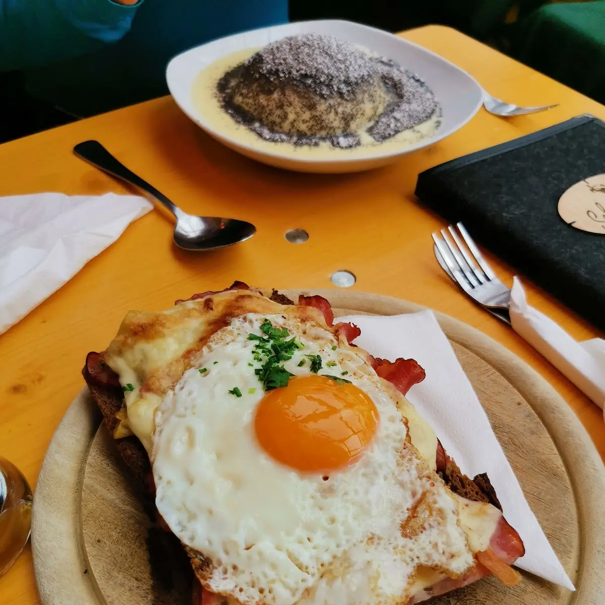 Huette Toast