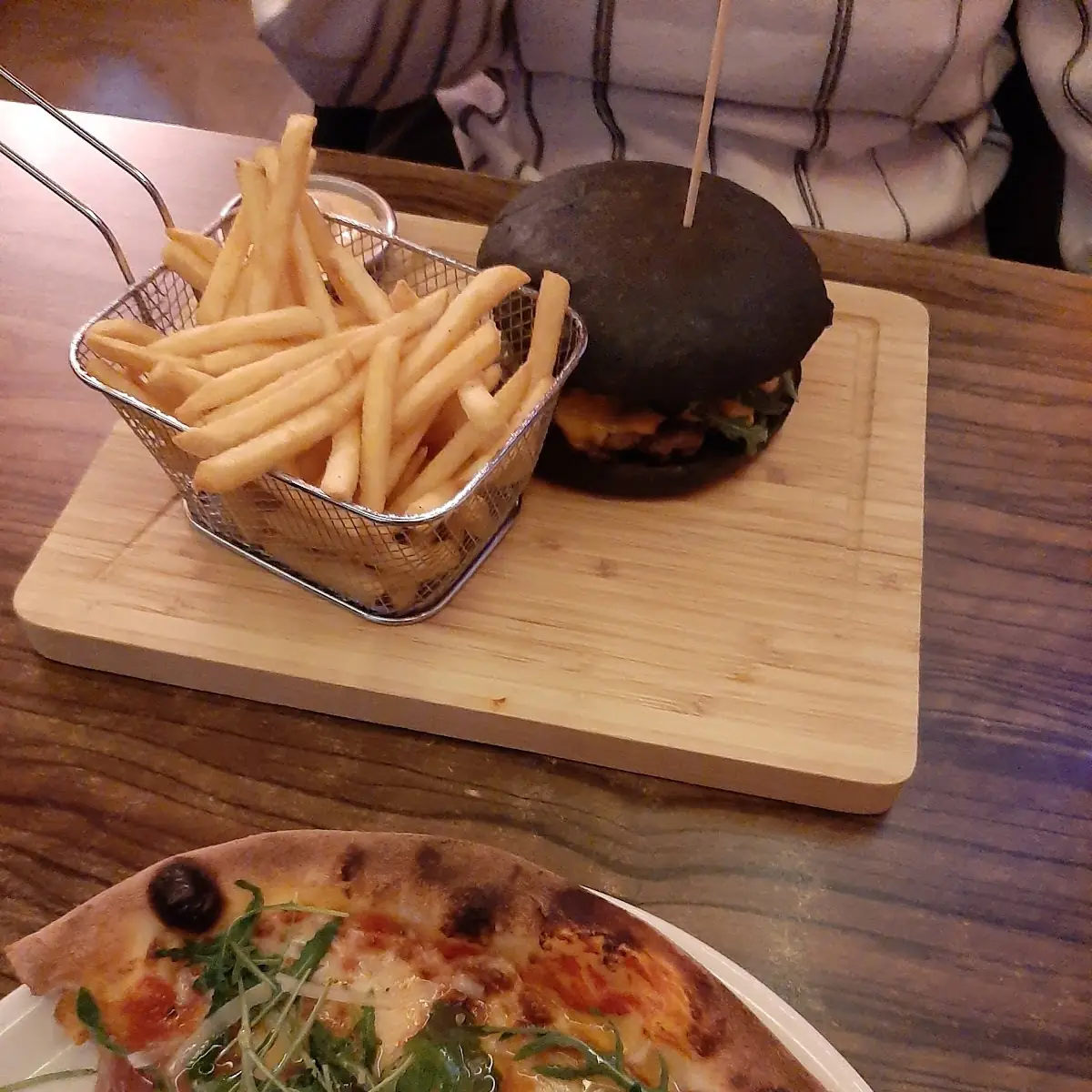 Pizza Und Burga, Don Carlos