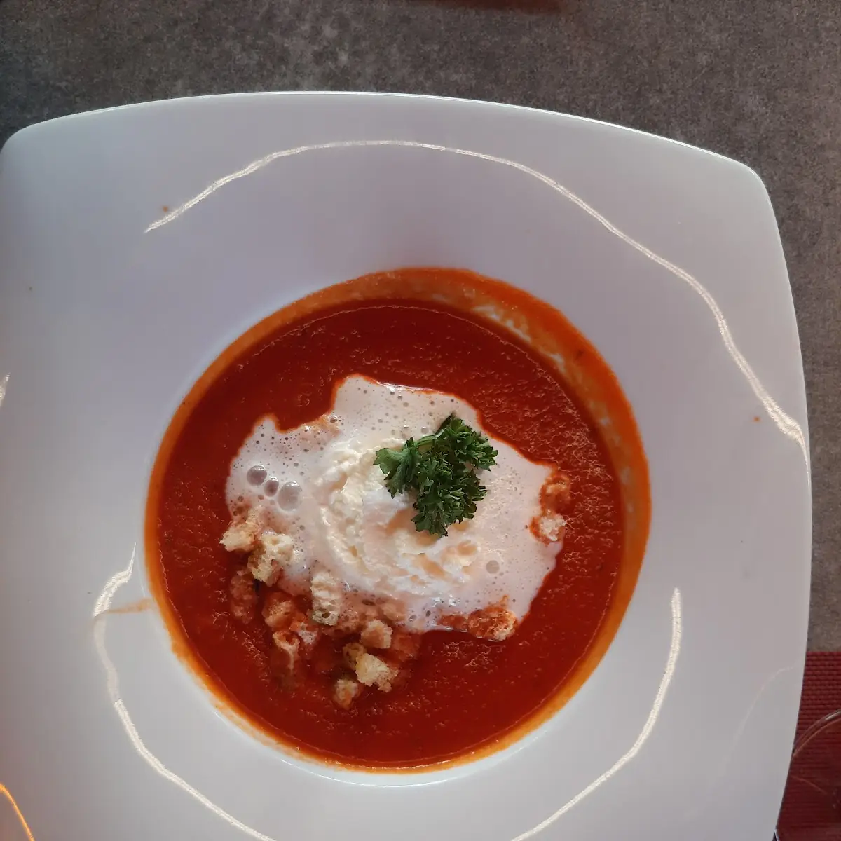 Tomatencremsuppe, Don Carlos